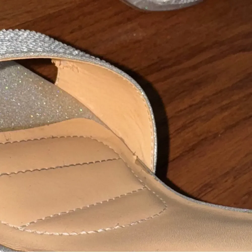 Badgley Mischka Stiletto Silver Shimmer Rhinestone Heels Shoes 9W